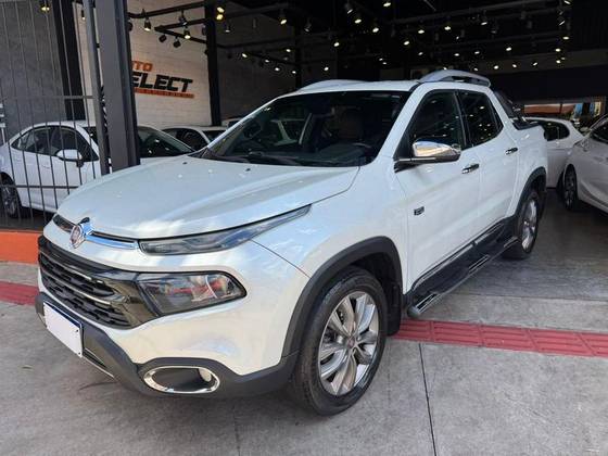 FIAT TORO 2.0 16V TURBO DIESEL RANCH 4WD AT9 FIAT TORO 2.0 16V TURBO DIESEL RANCH 4WD AT9